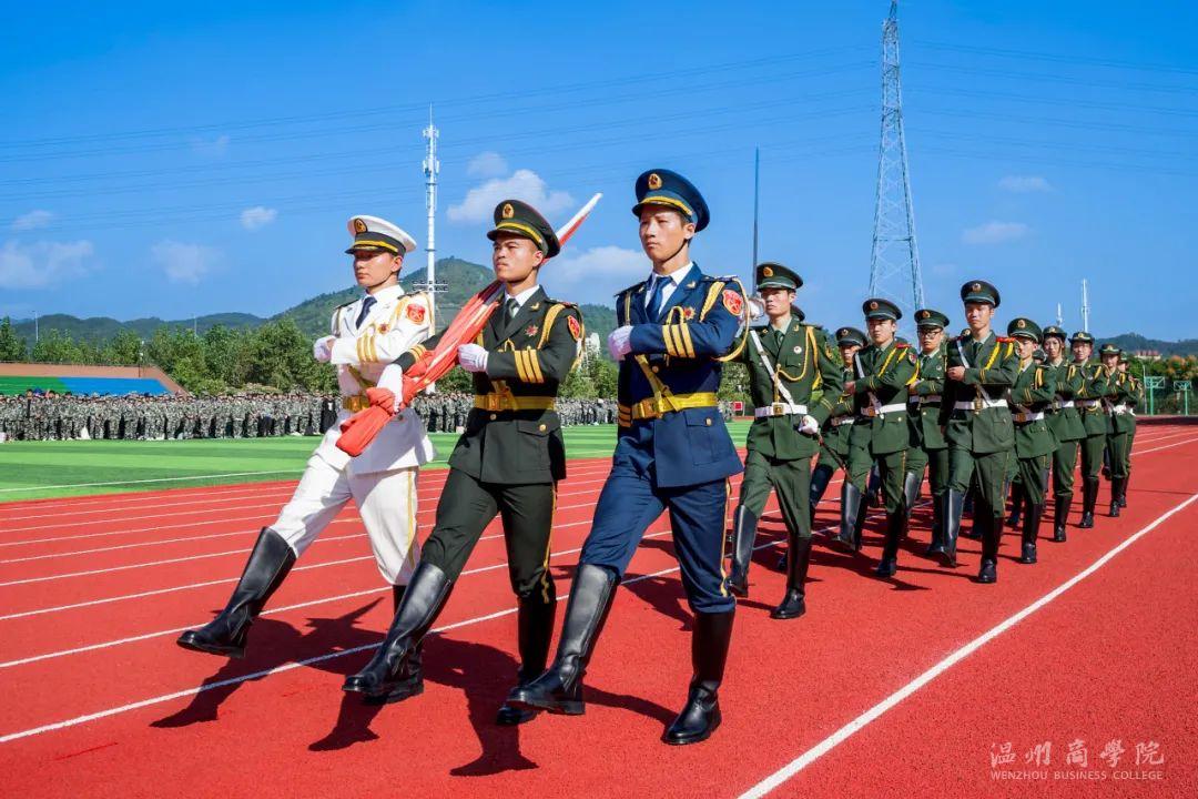 軍訓(xùn)3.jpg