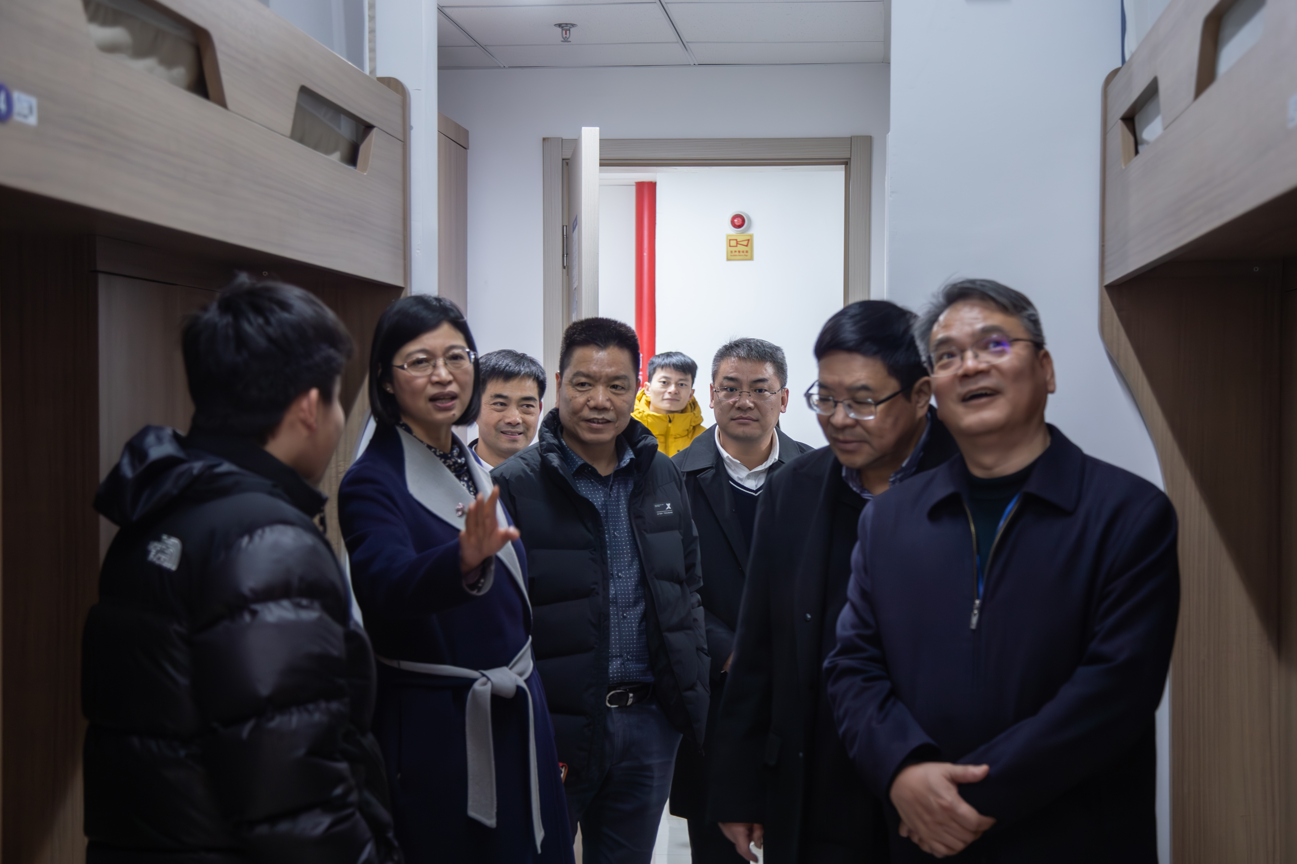 20250106浙江考試院院長(zhǎng)考察指導(dǎo)超豪寢室 楊天夏攝.jpg